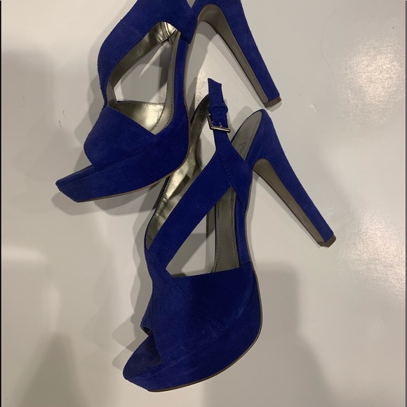 BCBG heels royal blue. - Picture 3 of 4